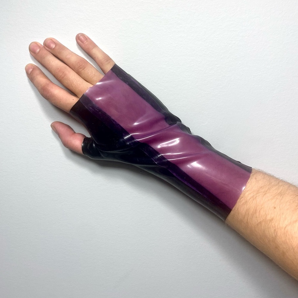 HARDWARE_SOFTLOVE - LATEX two-tone fingerless gloves
